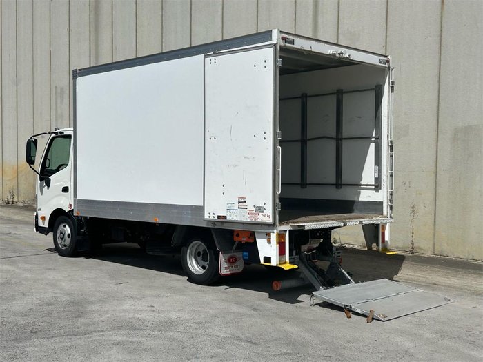 2022 Hino 300 Series