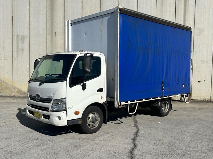 2016 Hino 300