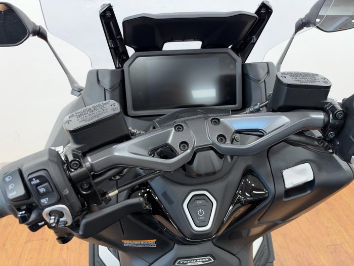 2026 Yamaha TMAX 560 TECH MAX GREY