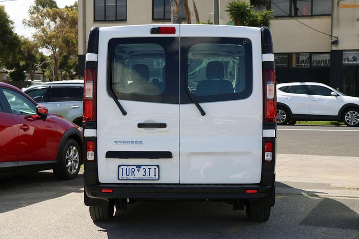 2021 Mitsubishi Express GLX