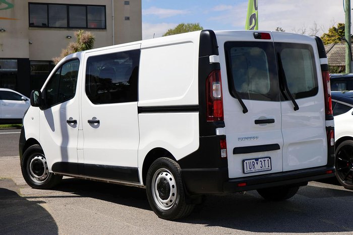 2021 Mitsubishi Express GLX