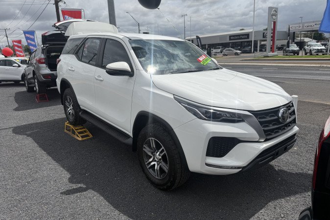 2022 TOYOTA FORTUNER GX
