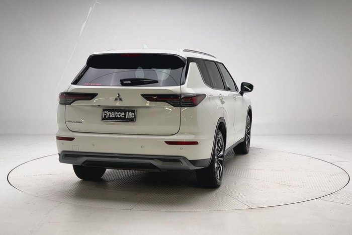 2025 Mitsubishi Outlander LS
