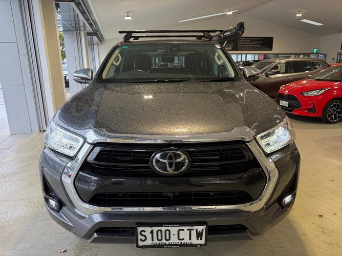 2022 Toyota Hilux SR5