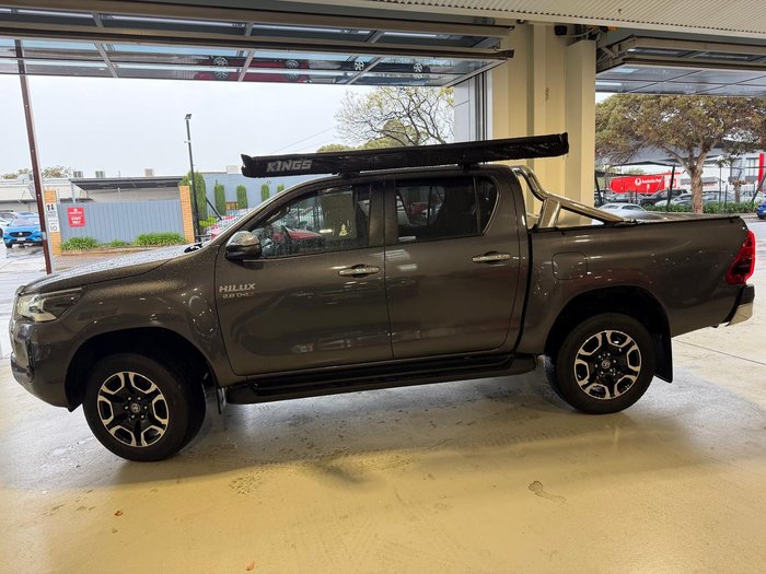 2022 Toyota Hilux SR5