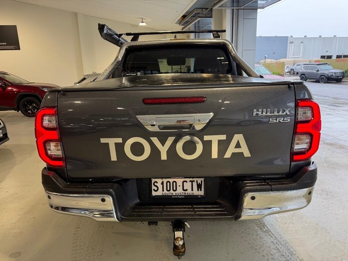 2022 Toyota Hilux SR5