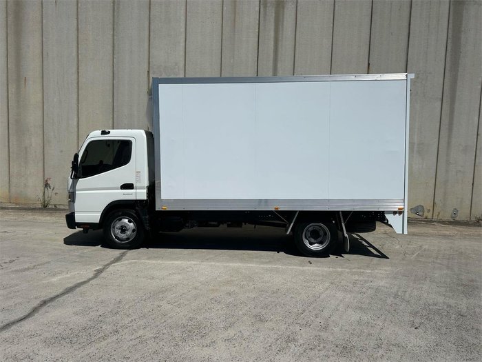 2019 Mitsubishi CANTER 815