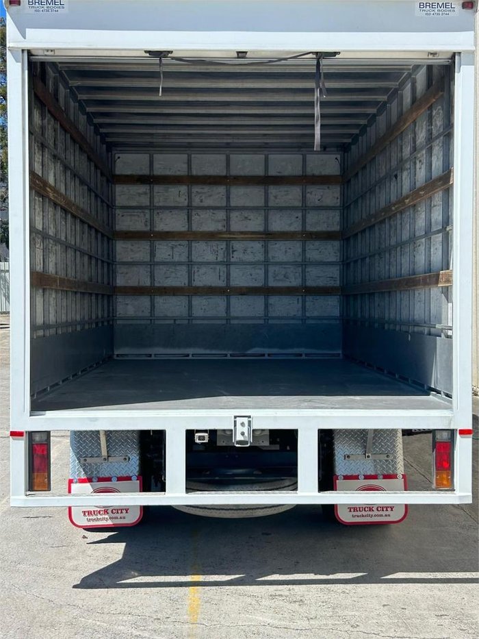 2019 Mitsubishi CANTER 815