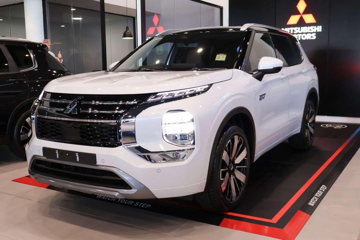 2025 Mitsubishi Outlander PHEV Exceed Tourer