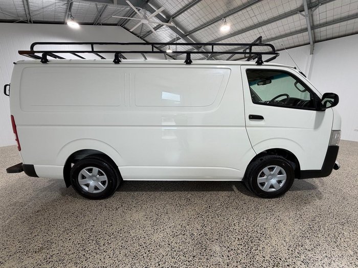 2017 Toyota Hiace DX