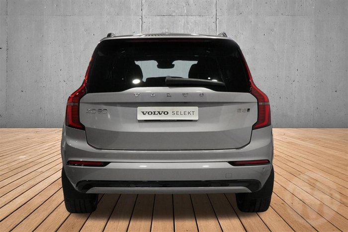 2025 Volvo XC90 Ultra B5 Dark