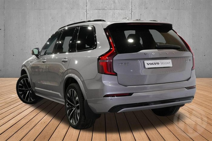 2025 Volvo XC90 Ultra B5 Dark