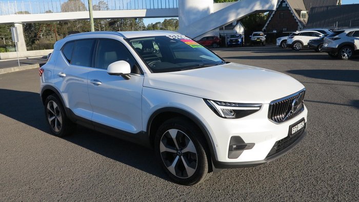 2023 Volvo XC40 Ultimate B4 Bright