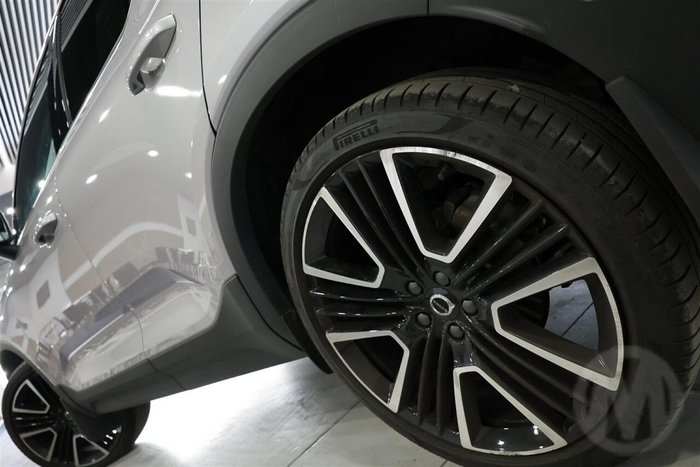 2025 Volvo XC40 Ultra B4 Bright