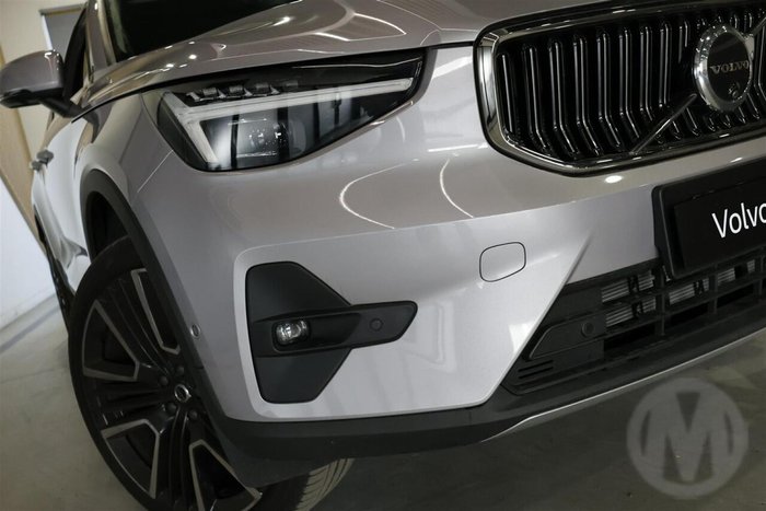 2025 Volvo XC40 Ultra B4 Bright