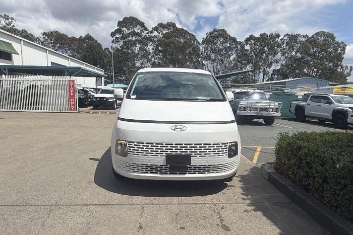 2022 Hyundai STARIA LOAD
