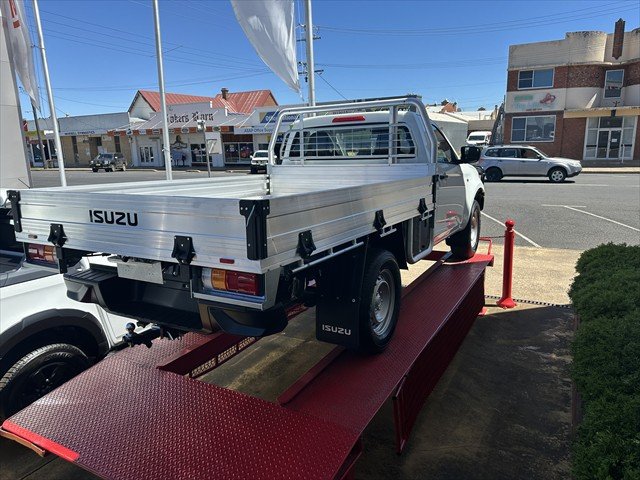 2025 ISUZU D-MAX SX