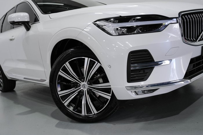 2022 Volvo XC60 Ultimate B5 Bright