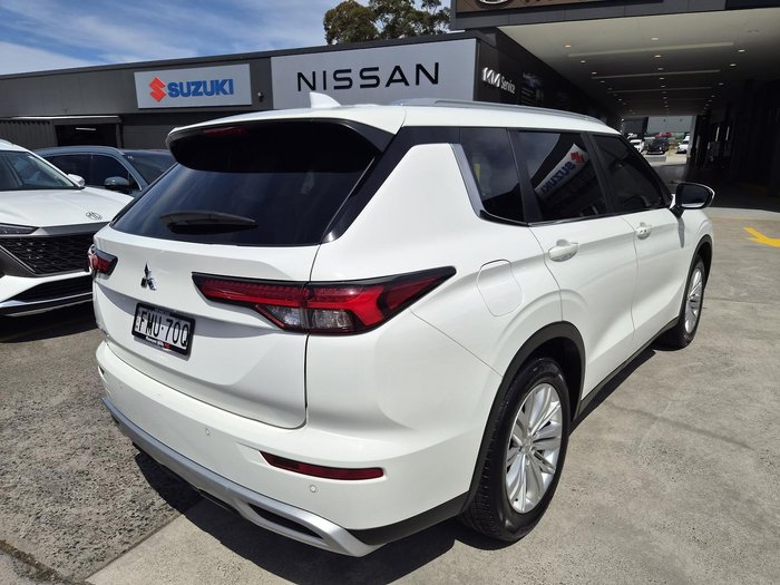 2024 Mitsubishi Outlander LS
