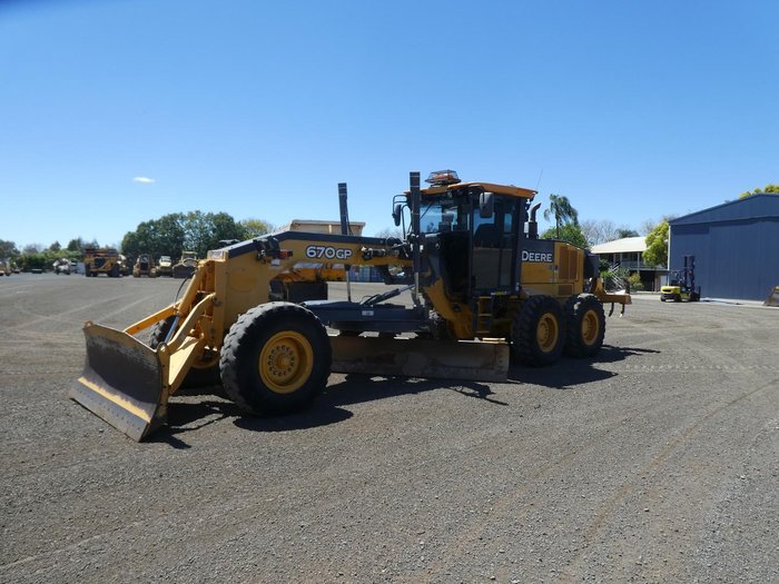 2018 John Deere 670GP