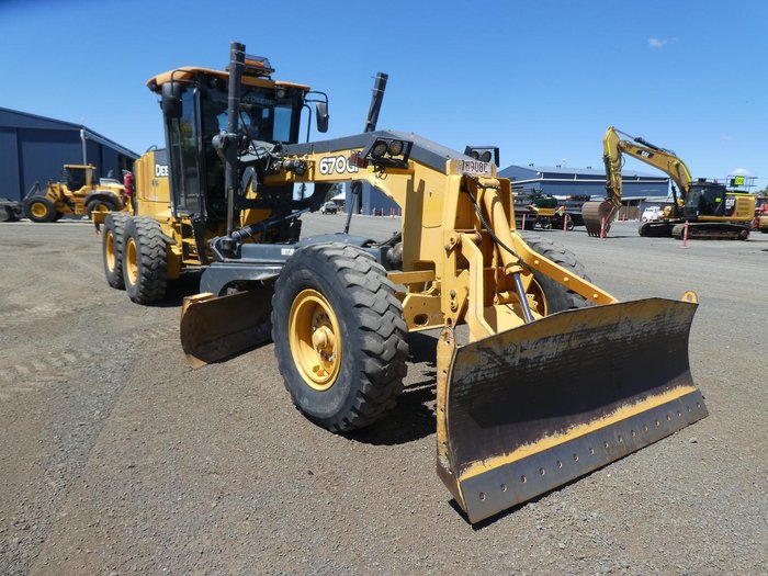 2018 John Deere 670GP