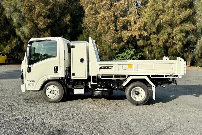 2026 Isuzu N Series NMR 65/45-150 DT D28 Tipper