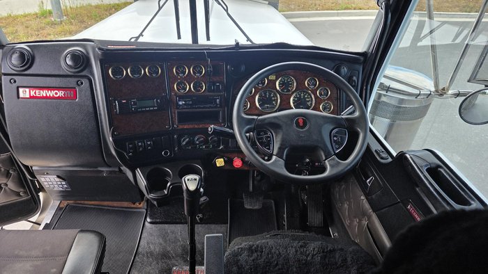 2021 Kenworth T909