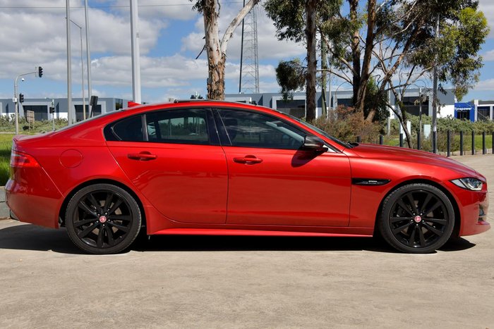 2015 Jaguar XE 20t R-Sport