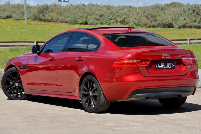 2015 Jaguar XE 20t R-Sport