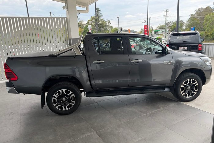 2023 Toyota Hilux SR5