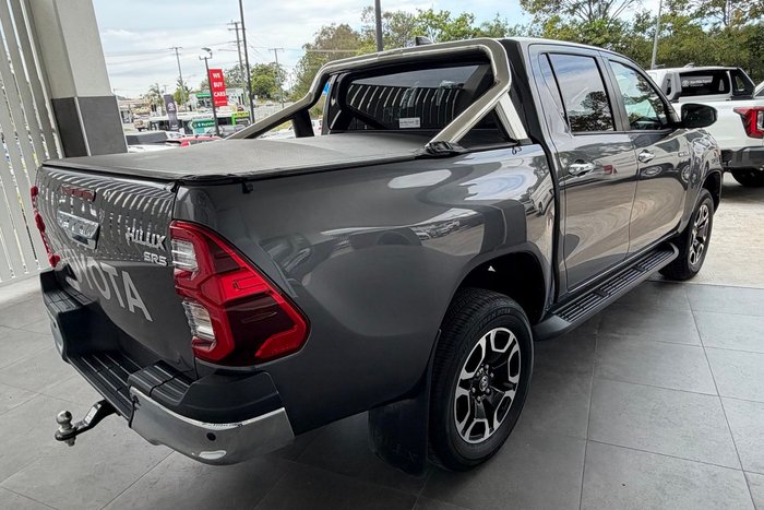 2023 Toyota Hilux SR5