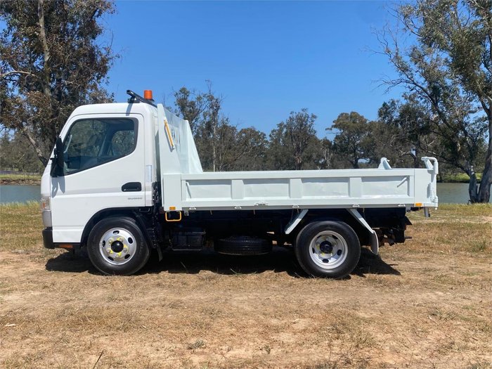 2017 Mitsubishi CANTER