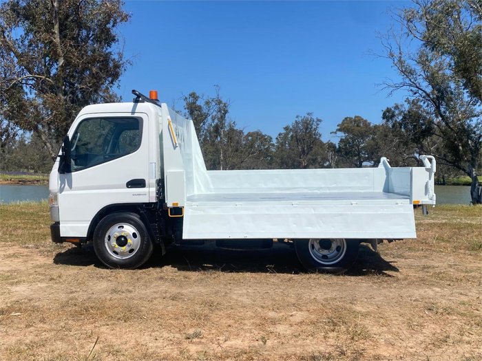 2017 Mitsubishi Canter