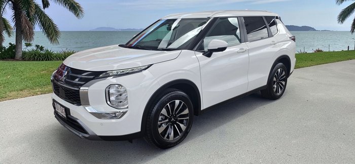 2025 Mitsubishi Outlander LS
