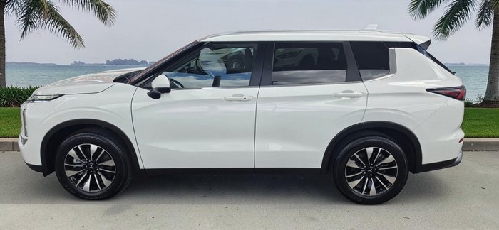 2025 Mitsubishi Outlander LS