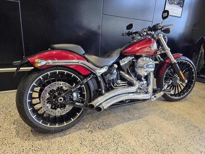 2017 Harley-Davidson Breakout 103 (FXSB)