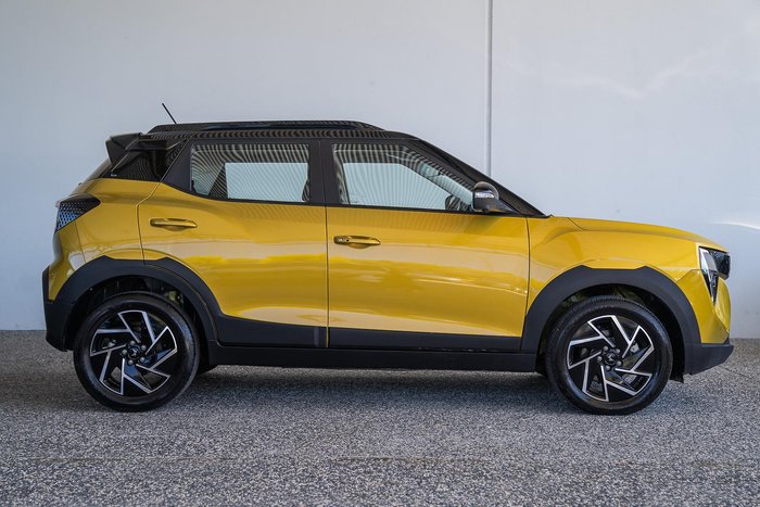 2025 Mahindra XUV3XO AX7L