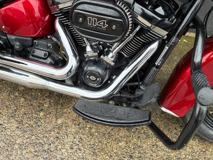 2018 HARLEY-DAVIDSON FLHCS HERITAGE CLC S 114 SOLID RED
