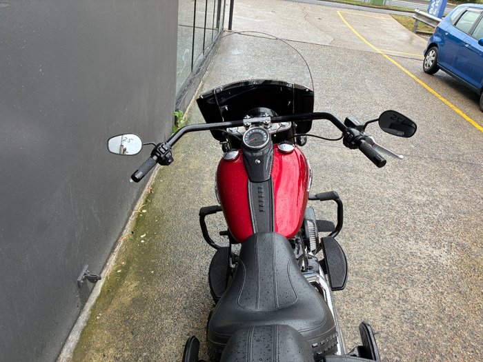 2018 HARLEY-DAVIDSON FLHCS HERITAGE CLC S 114 SOLID RED