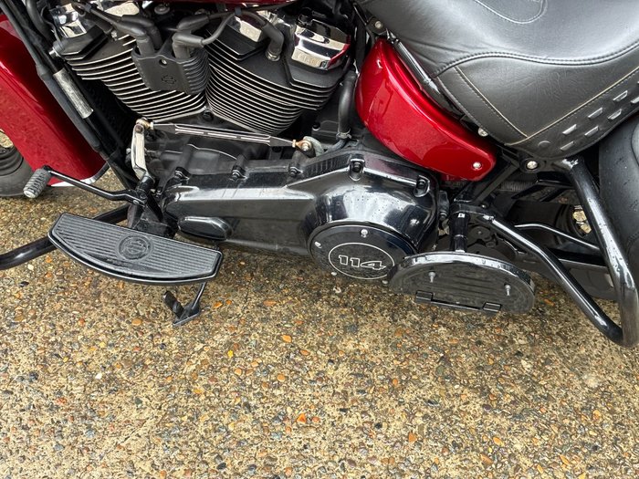 2018 HARLEY-DAVIDSON FLHCS HERITAGE CLC S 114 SOLID RED