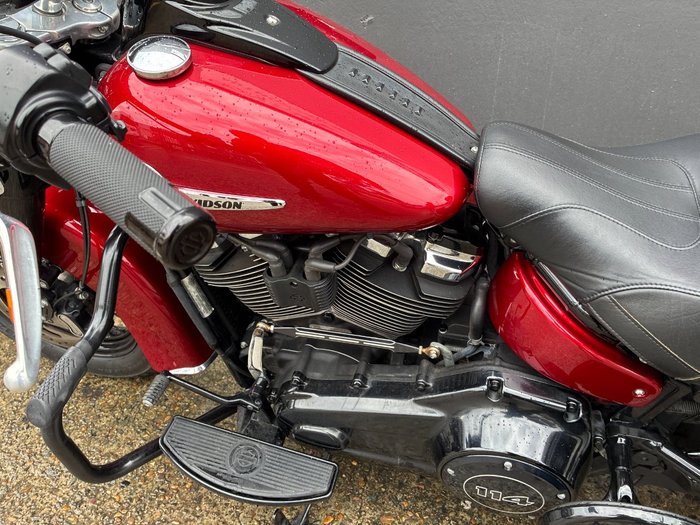 2018 HARLEY-DAVIDSON FLHCS HERITAGE CLC S 114 SOLID RED