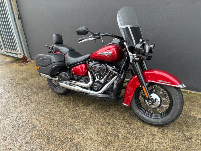 2018 HARLEY-DAVIDSON FLHCS HERITAGE CLC S 114 SOLID RED