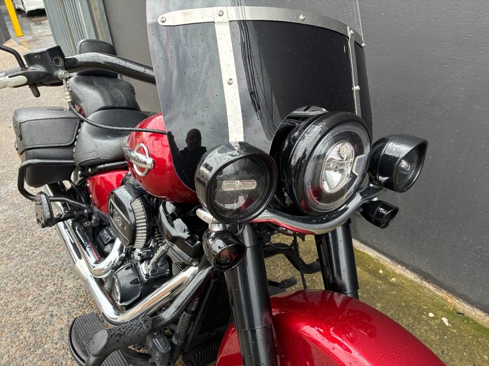 2018 HARLEY-DAVIDSON FLHCS HERITAGE CLC S 114 SOLID RED