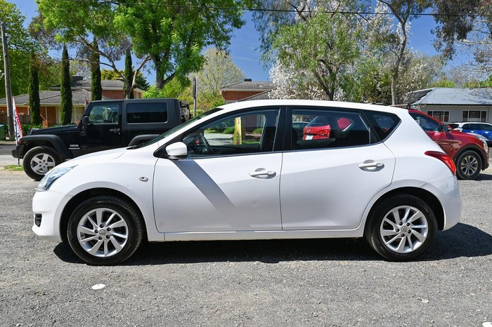 2016 Nissan Pulsar ST
