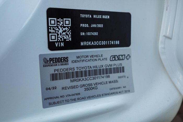 2022 Toyota Hilux SR