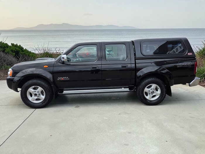 2013 Nissan Navara ST-R