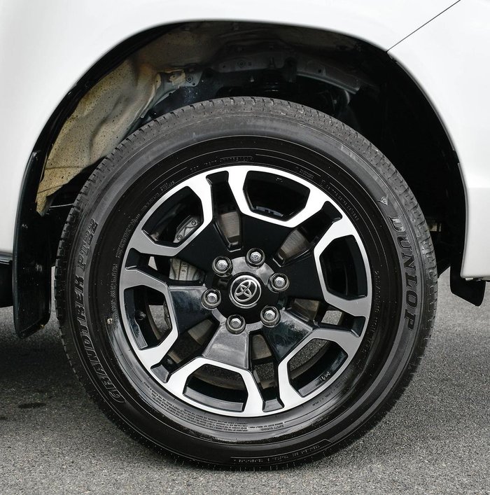 2025 Toyota Hilux SR5 48V