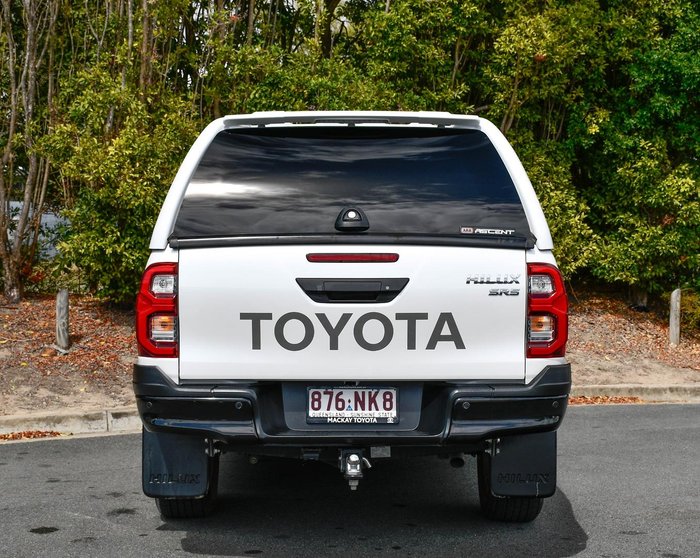 2025 Toyota Hilux SR5 48V