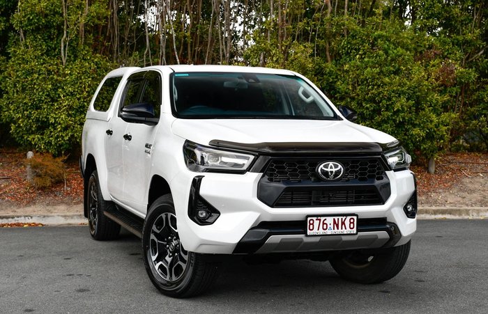 2025 Toyota Hilux SR5 48V