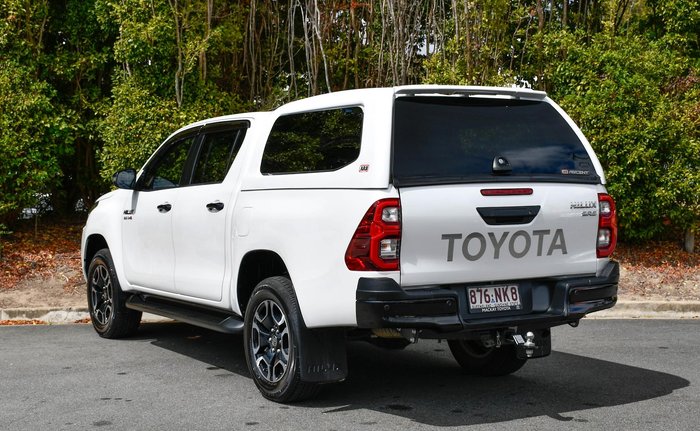 2025 Toyota Hilux SR5 48V